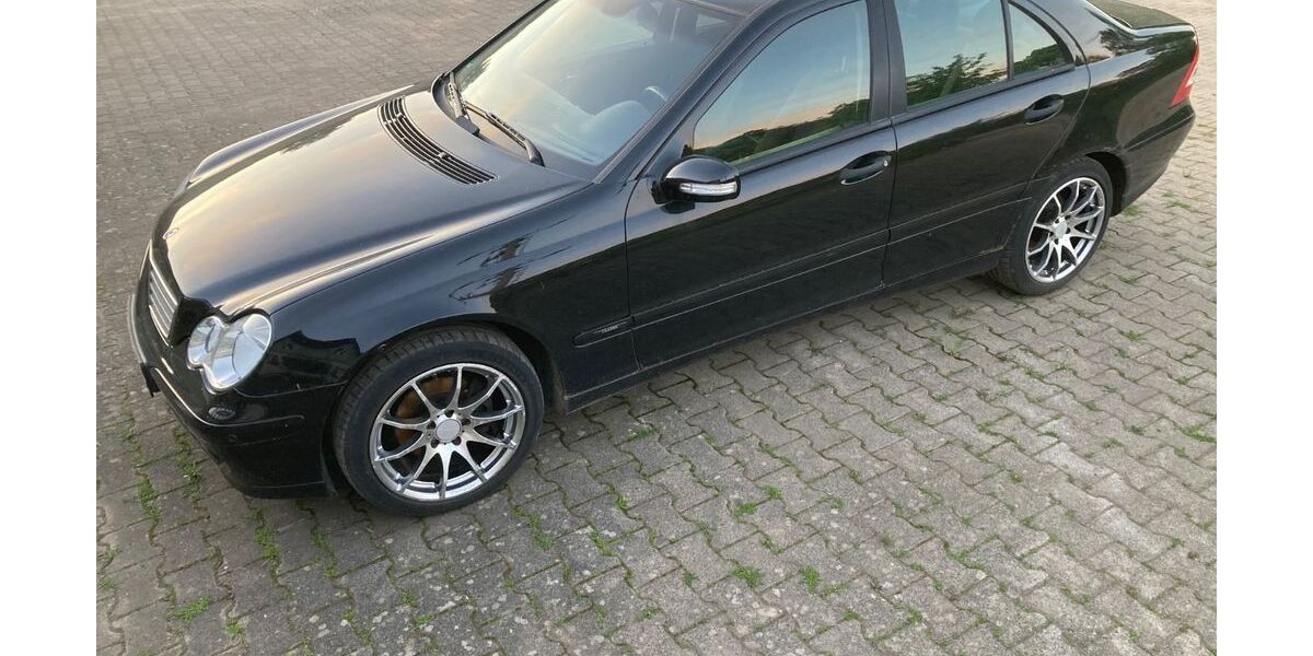 Mercedes-Benz 200 293.350 km 2.500 &euro; Unterwaldbehrungen 97654