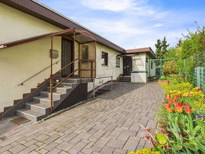 Haus zum Kaufen in Usingen 540.000 € 174 m² 7.5 zimmer