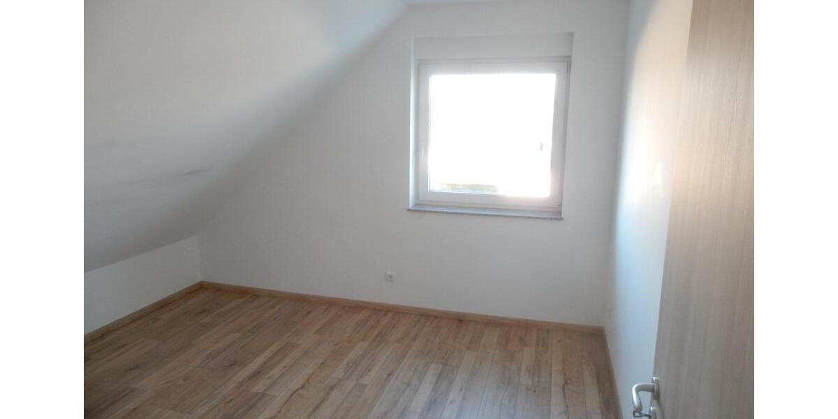 Dachgeschoßwohnung Homberg (Efze) - 3 Zimmer, 70 m&sup2;, 750&euro; | Angebot:26221963