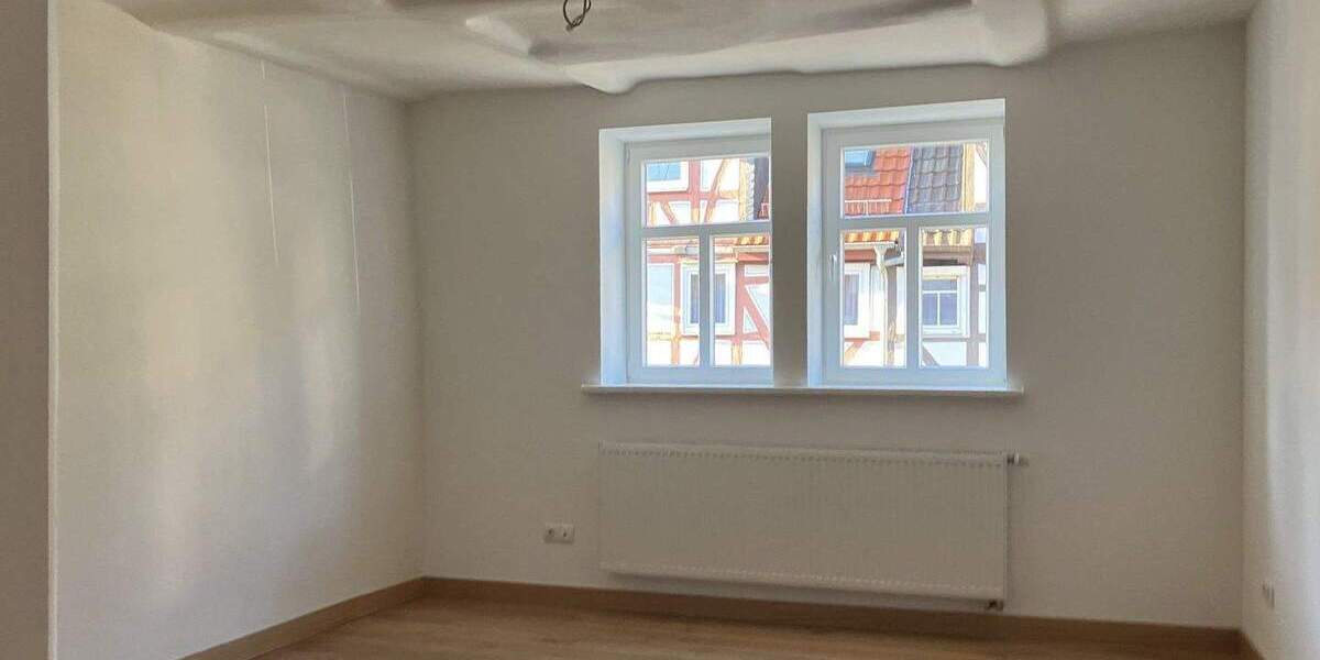 Mehrfamilienhaus, Wohnhaus Helsa - 1 Zimmer, 224 m&sup2;, 2.050&euro; | Angebot:25337459