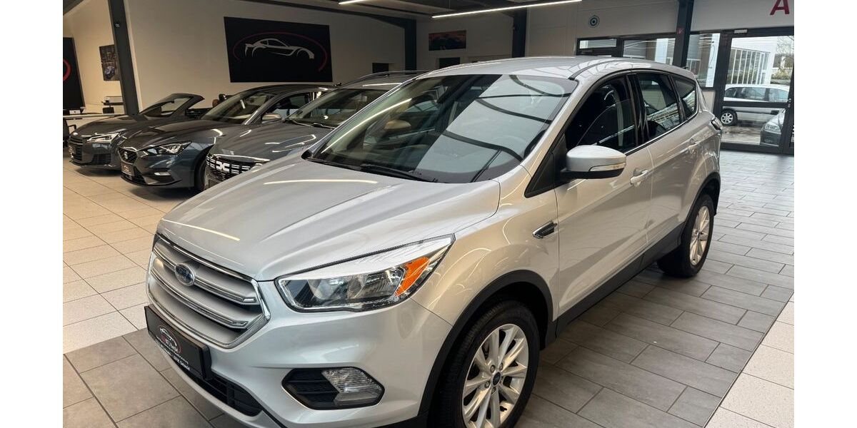 Ford Kuga 120.000 km 9.900 &euro; Detmold 32758