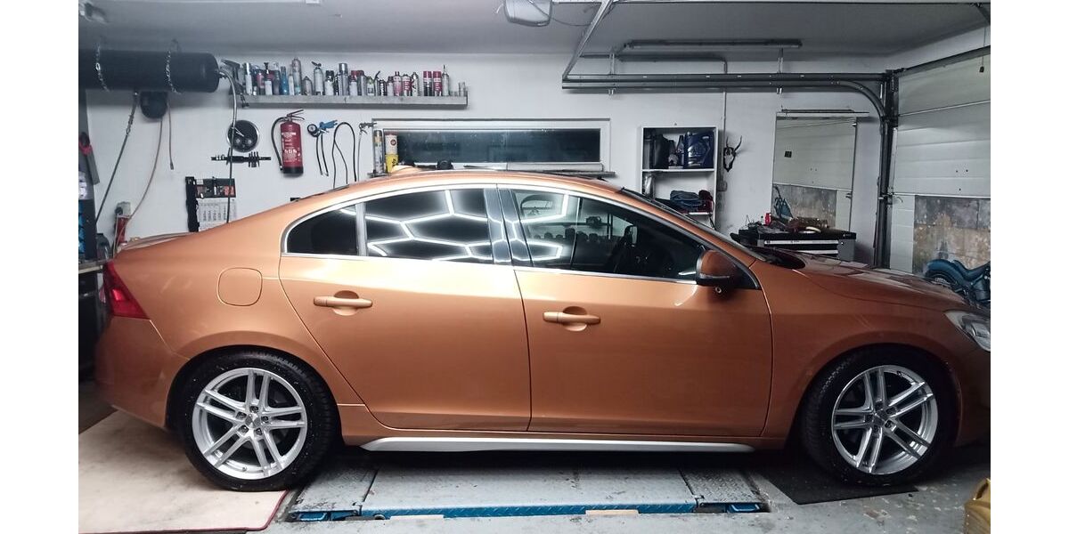 Volvo S60 204.000 km 9.990 &euro; Daun 54550