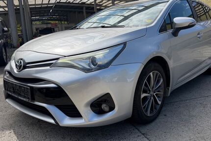 Toyota Avensis 50.000 km 17.290 &euro; Berlin 12099