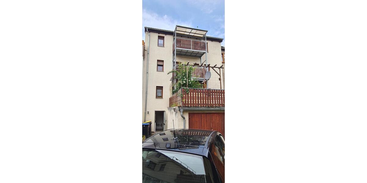 ruhig gelegenes Dreifamilienhaus mit Garagen , teilw. freiwerdend - Mehrfamilienhaus, Wohnhaus Kahla | Angebot:26095730