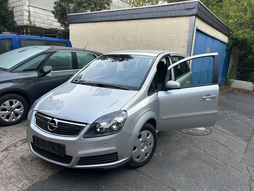 Opel Zafira 180.000 km 2.950 € Offenbach 63069