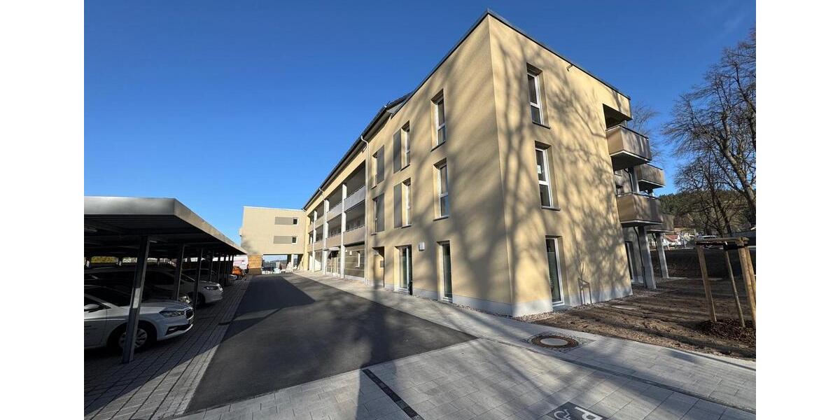 Etagenwohnung Saalfeld (Saale) - 2 Zimmer, 60 m&sup2;, 324&euro; | Angebot:25852275