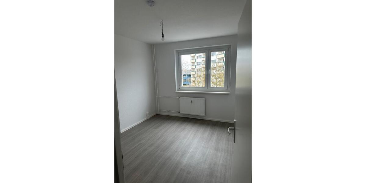 Etagenwohnung Jacobsdorf - 4 Zimmer, 66 m&sup2;, 390&euro; | Angebot:26346999