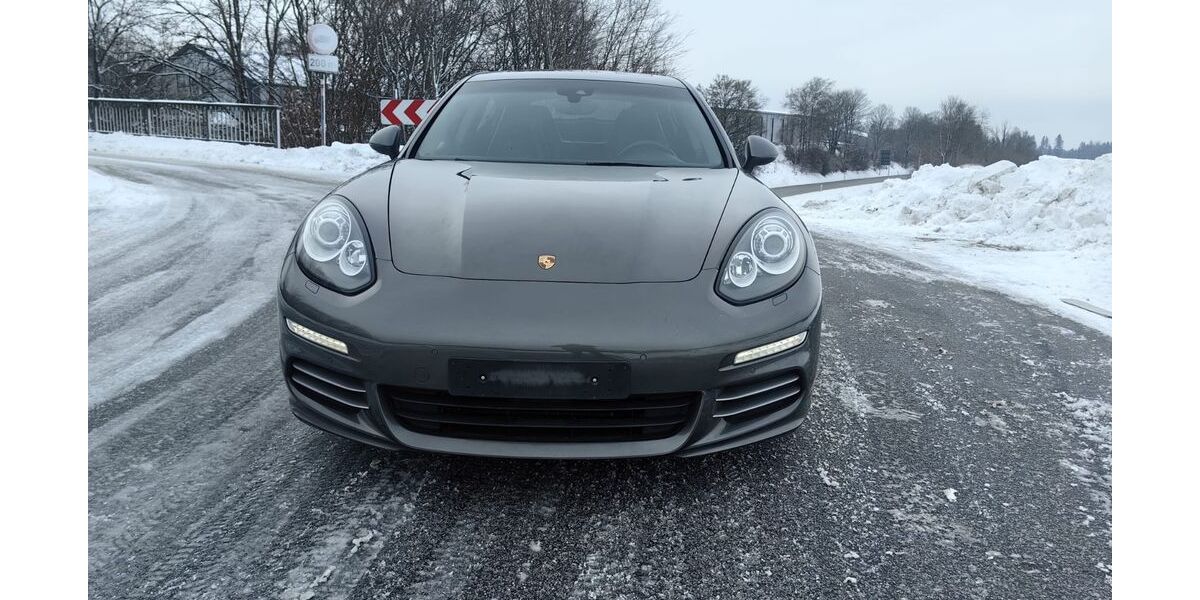 Porsche Panamera 179.106 km 23.950 &euro; Salzweg 94121