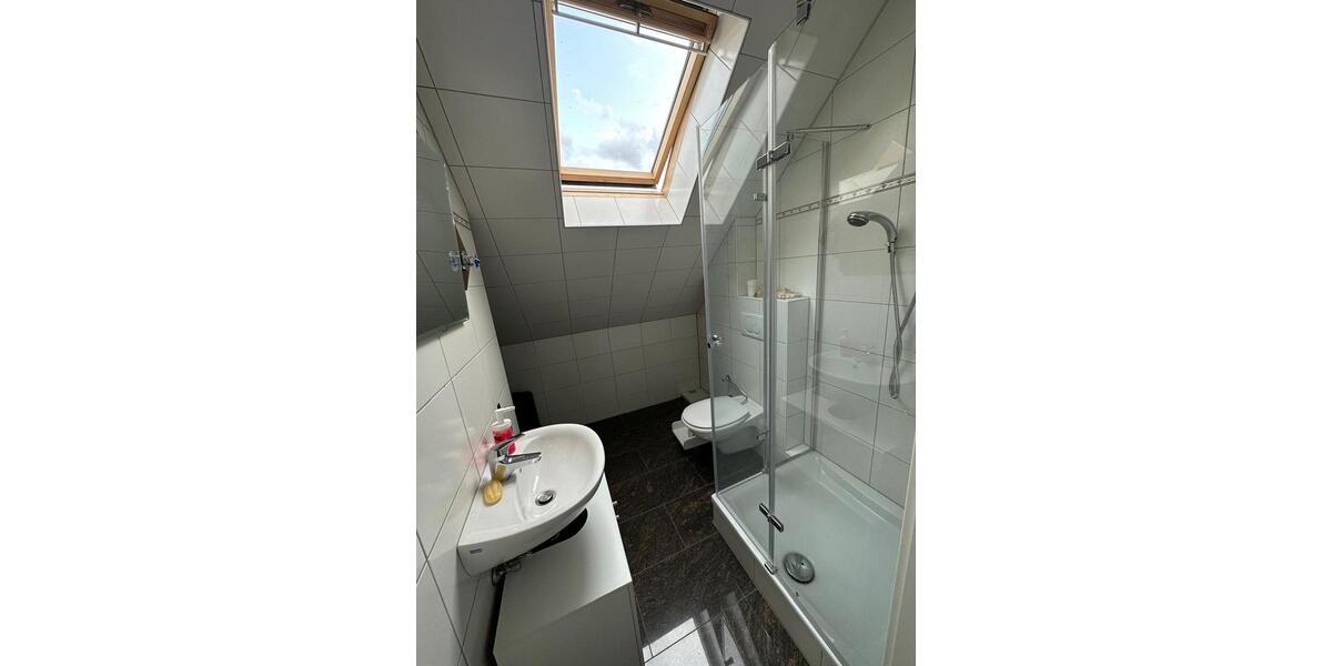 Moderne Doppelhaushälfte zur Miete (WG geeignet) 4.5 zimmer