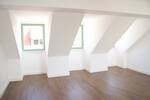 Genial! + Dunkles Parkett + Kamin + Fußbodenheizung + Loggia + Tageslichtbad + Übernahme EBK möglich