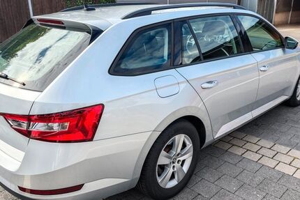 Skoda Superb 109.000 km 15.900 &euro; Löhne 32584