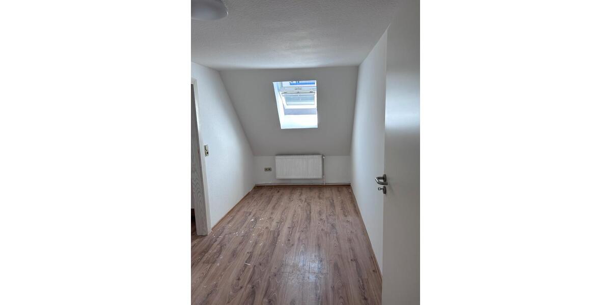Etagenwohnung Varel - 4 Zimmer, 85 m&sup2;, 800&euro; | Angebot:26272830