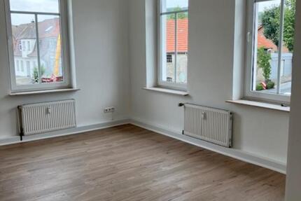 Renovierte 4 Zimmer Altbauwohnung mit neuem Bad und Einbauküche zimmer