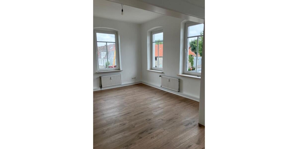 Renovierte 4 Zimmer Altbauwohnung mit neuem Bad und Einbauküche zimmer