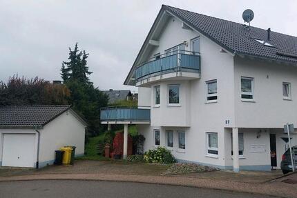 4 Zi. Eigentumswohnung, 90 qm, Ebk, Balkon, Garage 4 zimmer