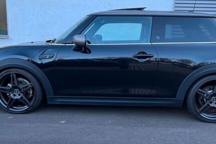Mini Cooper SE 19.000 km 27.447 &euro; Bad Wildungen 34537