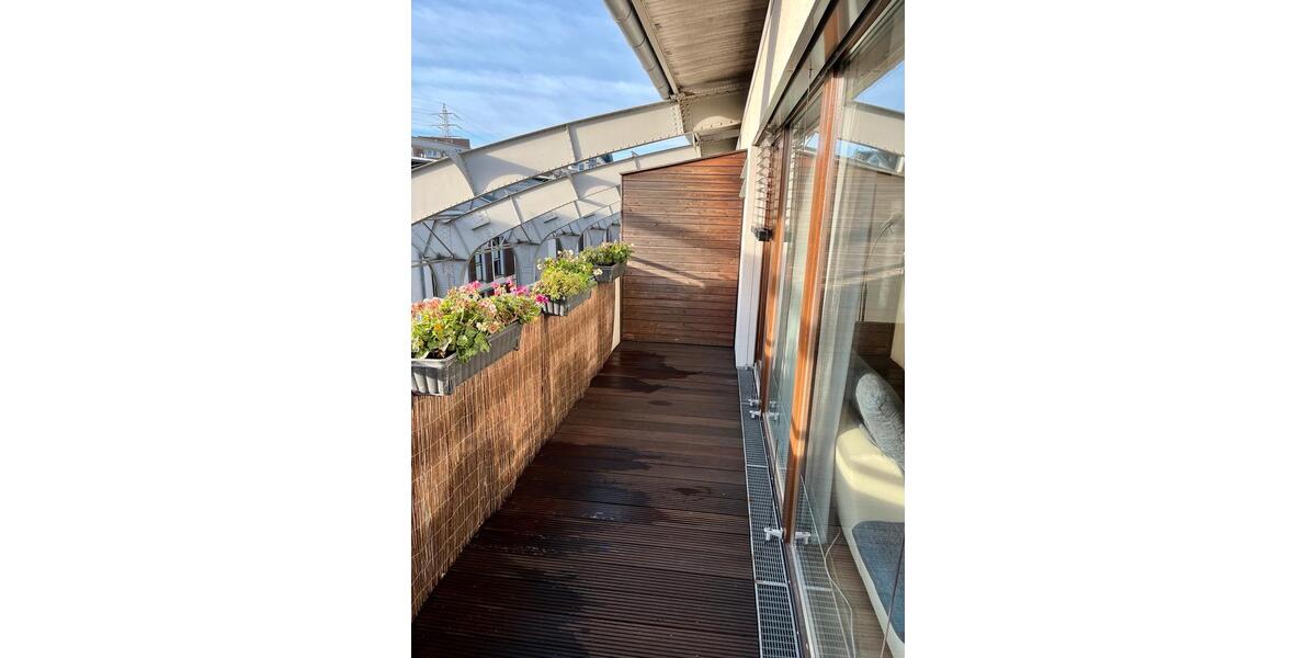 Dachgeschoßwohnung Düsseldorf Stadtbezirk 8 - 2 Zimmer, 56 m&sup2;, 1.300&euro; | Angebot:25392994