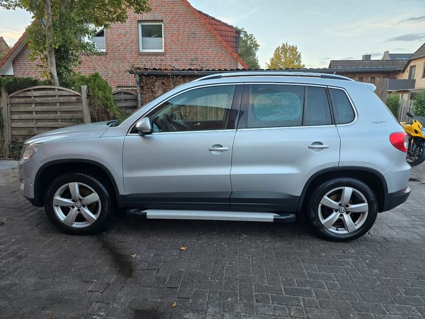 VW Tiguan 184.600 km 8.500 € Oldenburg 26133