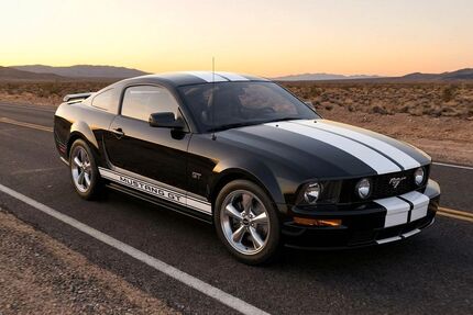 Ford Mustang 185.000 km 10.900 &euro; Spremberg 03130