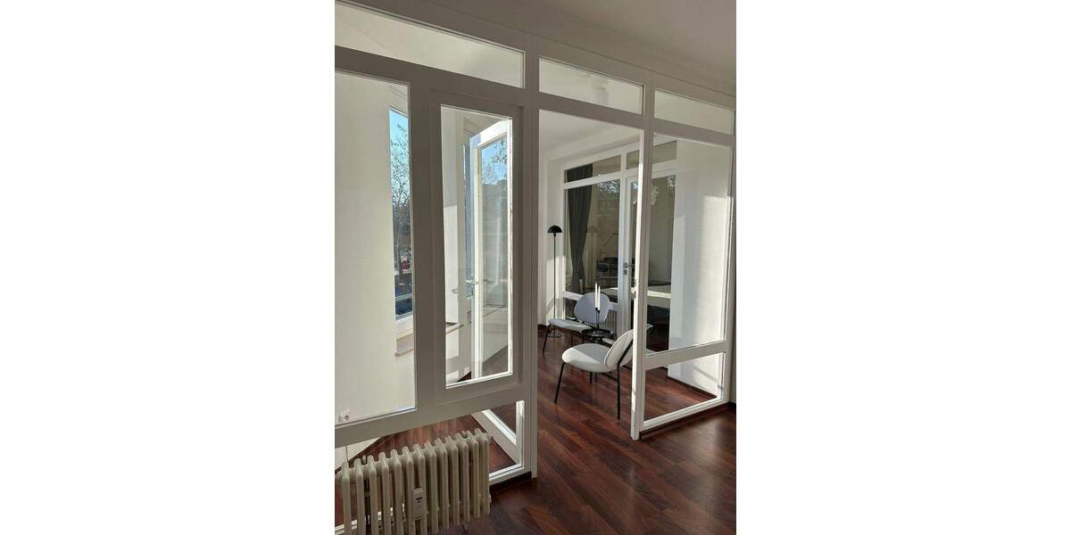 Stilvoll möblierte 3-Zimmer-Wohnung mit Wintergarten & Stellplatz in Bestlage am Tiergarten 3 zimmer