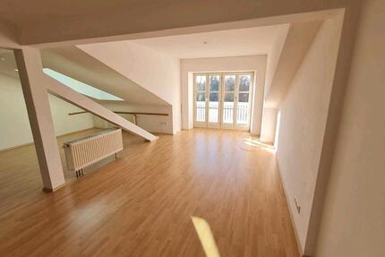 Helle 2-Zimmer Dachgeschoss Wohnung am Stadtplatz Eggenfelden 2 zimmer