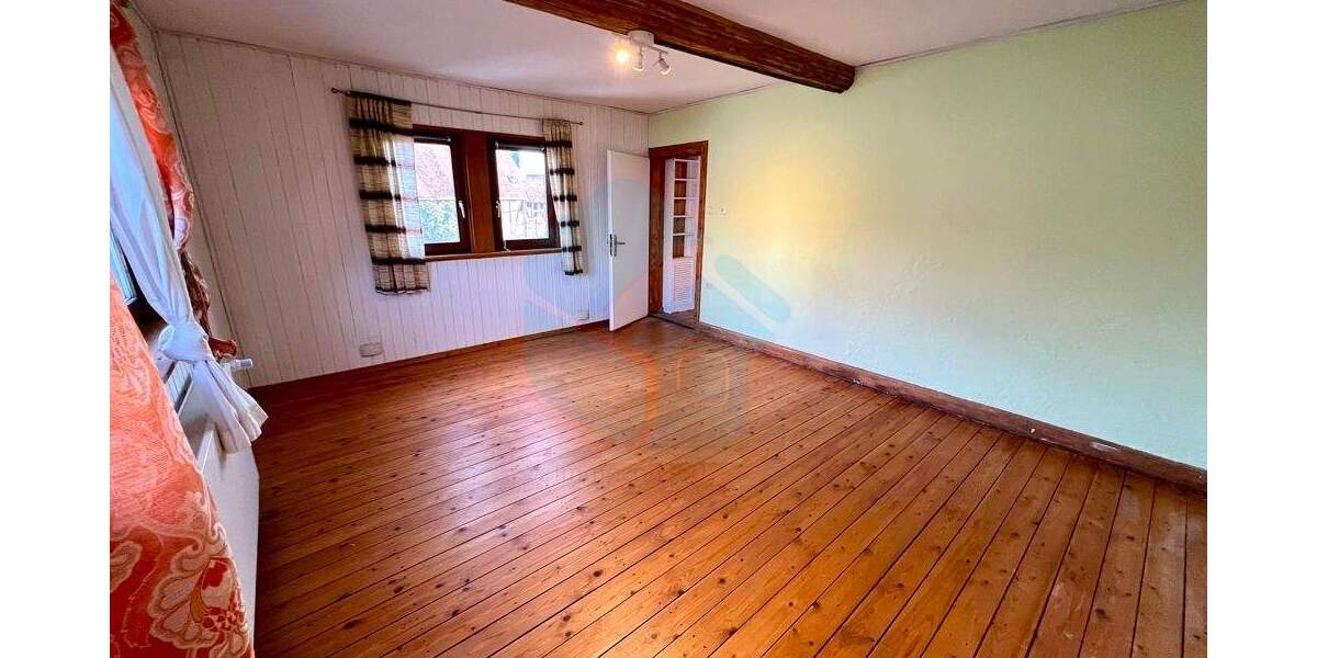 Einfamilienhaus Butzbach / Hoch-Weisel Hoch-Weisel - 5 Zimmer, 129 m&sup2;, 179.000&euro; | Angebot:25385969