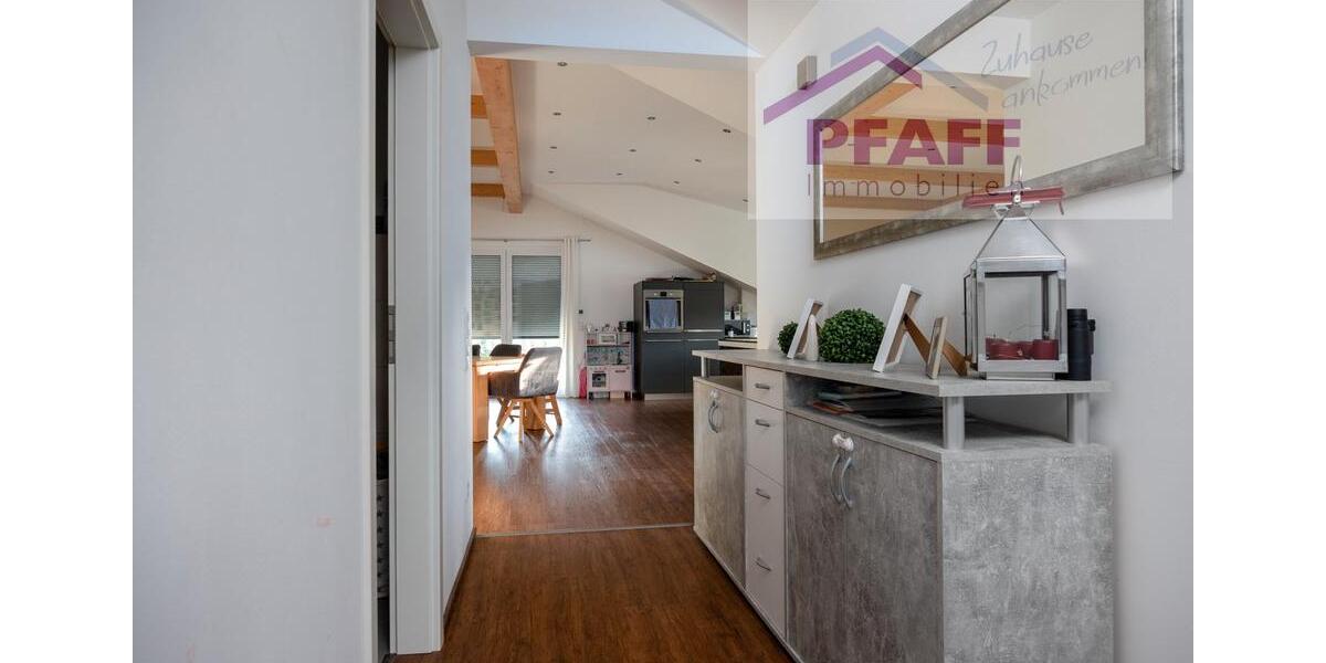 Dachgeschoßwohnung Engen - 4 Zimmer, 160 m&sup2;, 1.550&euro; | Angebot:26346887