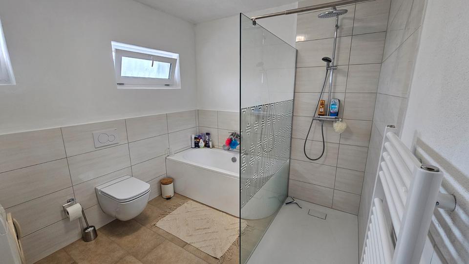 Dachgeschoßwohnung Plattling - 3 Zimmer, 85 m&sup2;, 1.090&euro; | Angebot:26462935