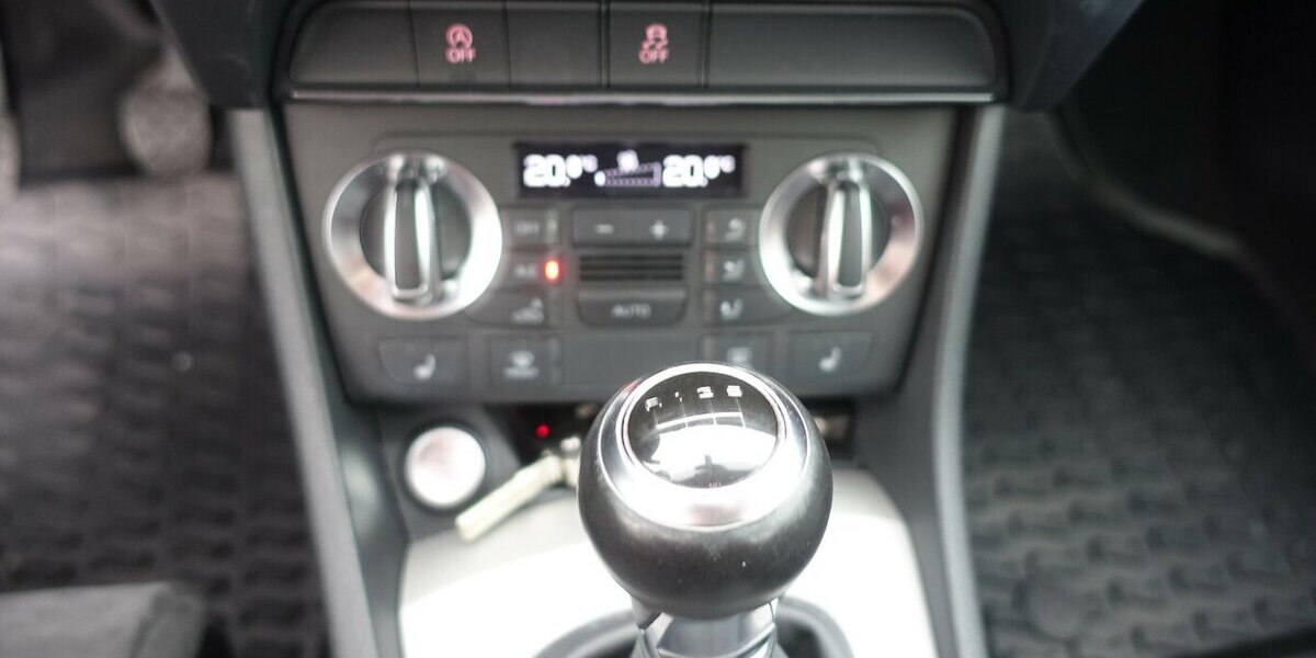 Audi Q3 2.0 TDI quattro Bi-Xenon Navi PDC S-Line 8x Alu 121.000 km 16.950 &euro; Neumarkt/OPf 92318