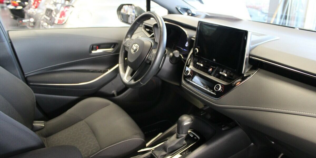 Toyota Corolla 2.0 Touring Sports Hybrid Team Deutschland 77.720 km 21.980 &euro; Euskirchen 53881