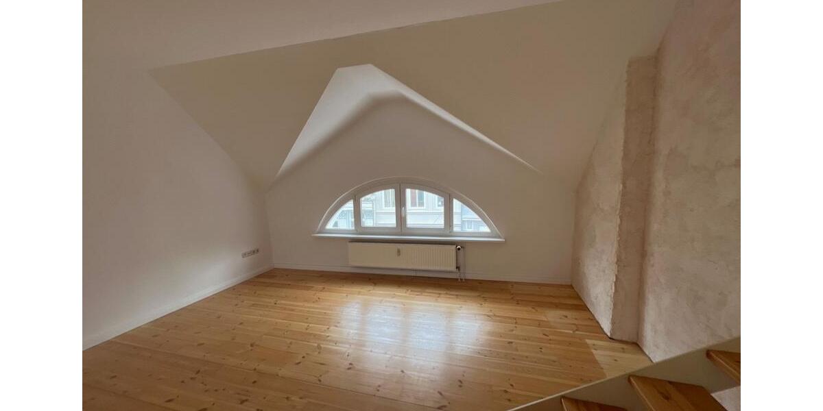 Dachgeschoßwohnung Rostock - 2 Zimmer, 108 m&sup2;, 1.365&euro; | Angebot:24878600