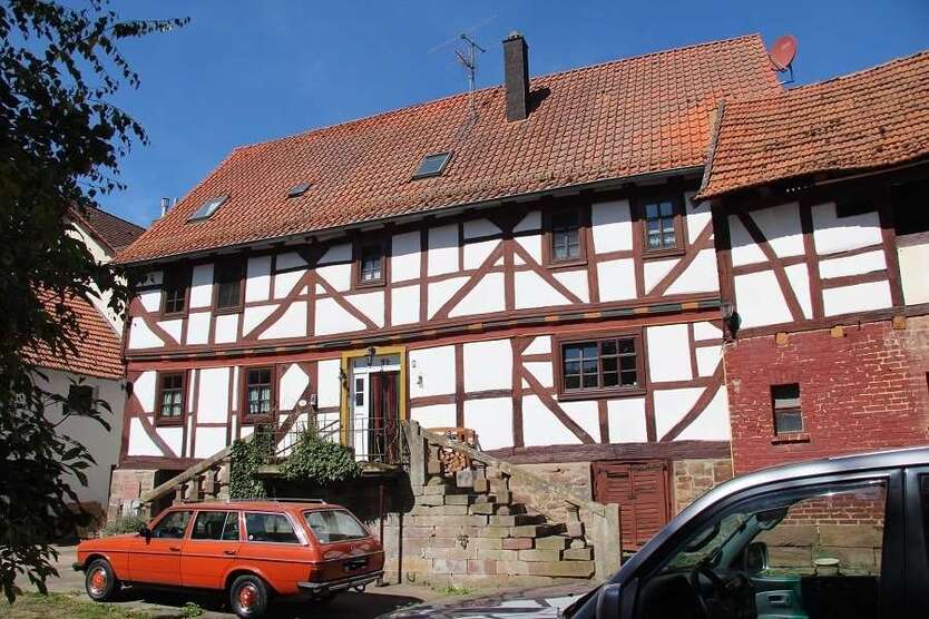 Haus zum Kaufen in Hünfeld 269.000 € 280 m²