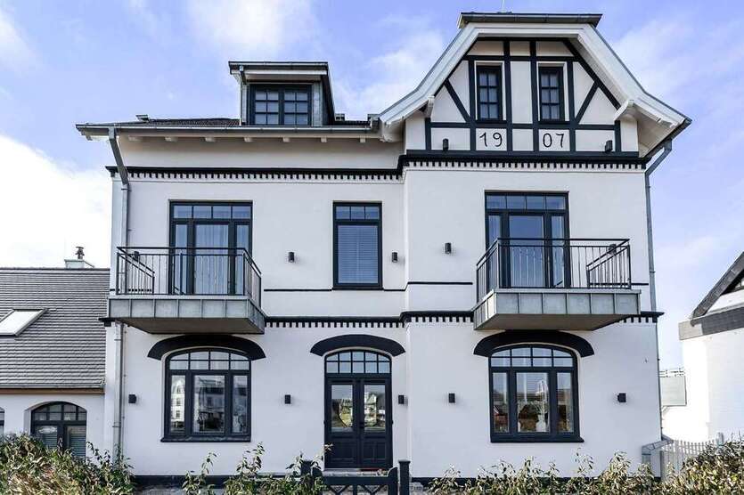 Haus zum Kaufen in Wenningstedt Braderup 2.795.900 € 132.3 m²
