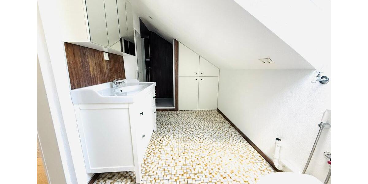 Einfamilienhaus Wertheim - 9 Zimmer, 231 m&sup2;, 535.000&euro; | Angebot:27110628