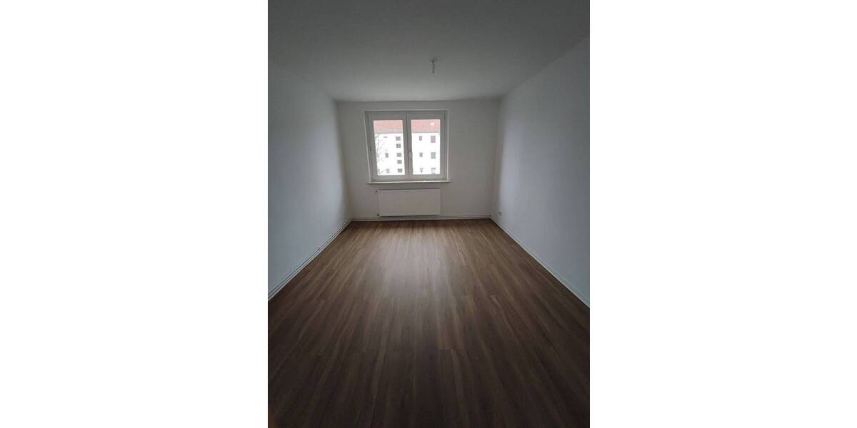 Etagenwohnung Merseburg Kötzschen - 3 Zimmer, 58 m&sup2;, 379&euro; | Angebot:26879186