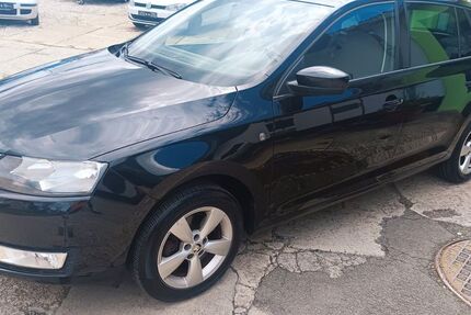 Skoda Rapid 130.000 km 6.499 &euro; Gera 07551
