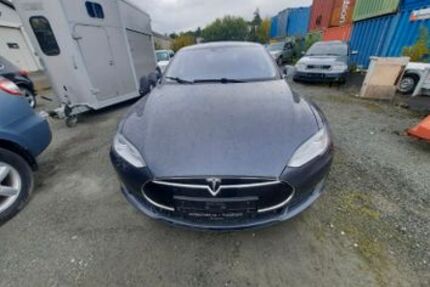 Tesla Model S 285.196 km 21.000 &euro; Goldbach 63773