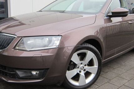 Skoda Octavia 125.000 km 11.750 &euro; Paderborn 33102