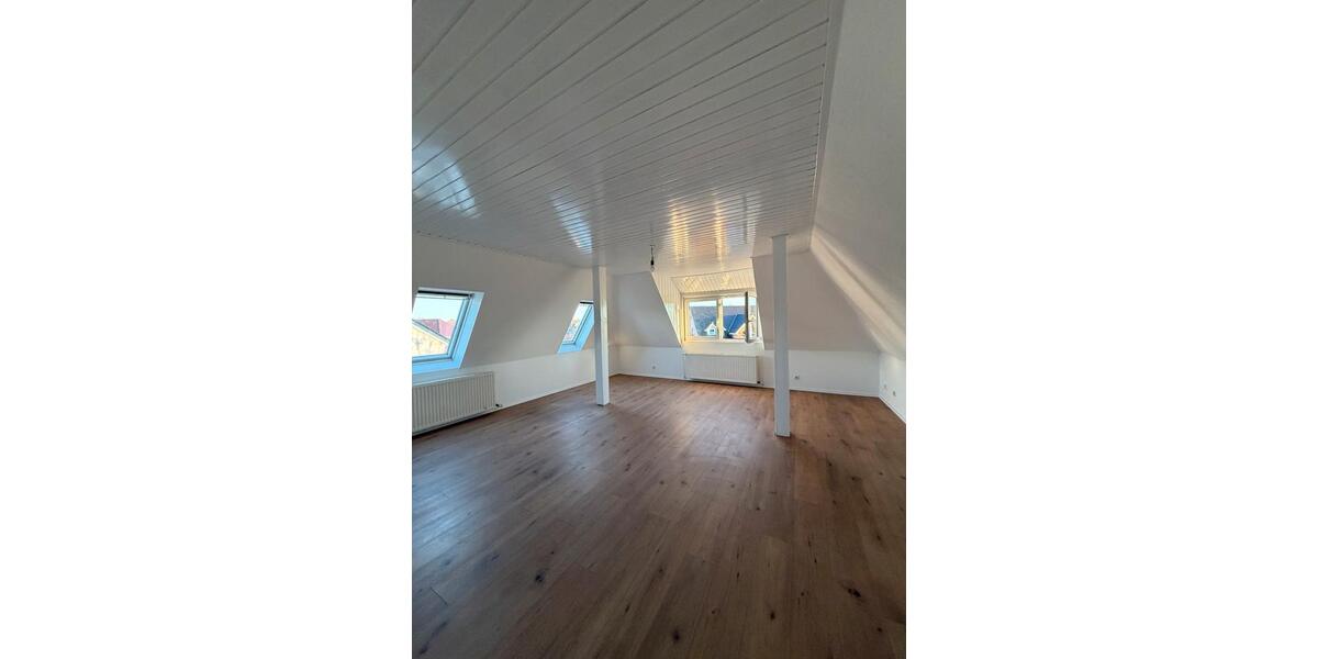 Dachgeschoßwohnung Achim - 3 Zimmer, 100 m&sup2;, 1.100&euro; | Angebot:26375695