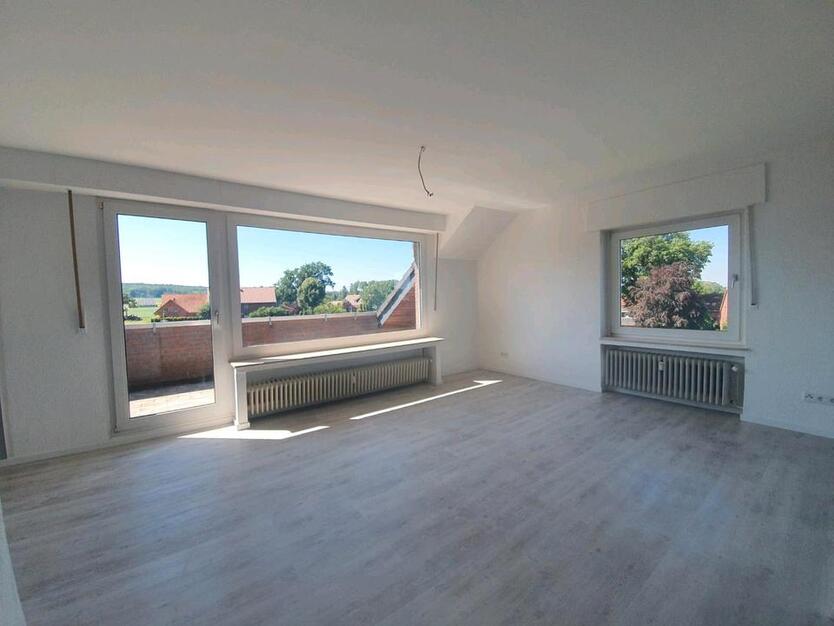 2 Zimmerwohnung Dachgeschoss renoviert Einbauküche Bad Laer zimmer