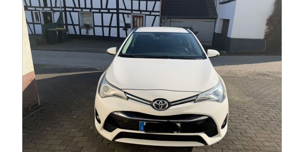 Toyota Avensis 167.100 km 8.500 &euro; Nümbrecht 51588