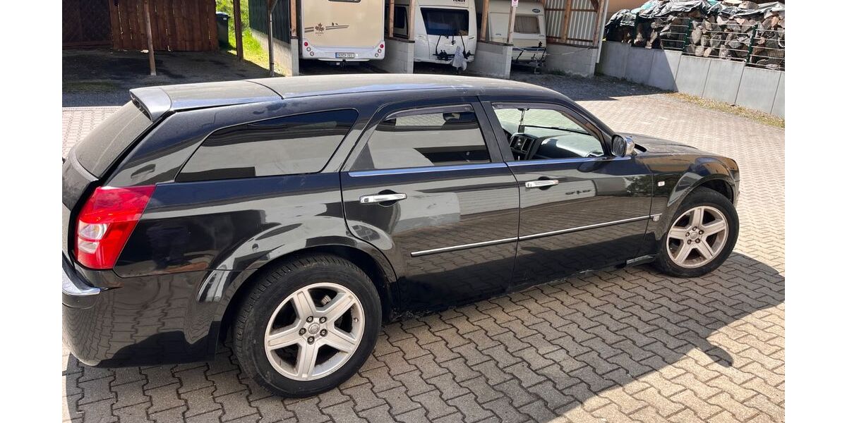 Chrysler 300C 282.633 km 3.500 &euro; Sebnitz 01855