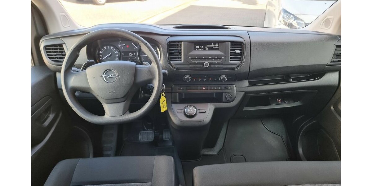 Opel Zafira Life Edition M Vivaro 9-Sitzer Automatik 84.300 km 28.500 &euro; Garrel 49681