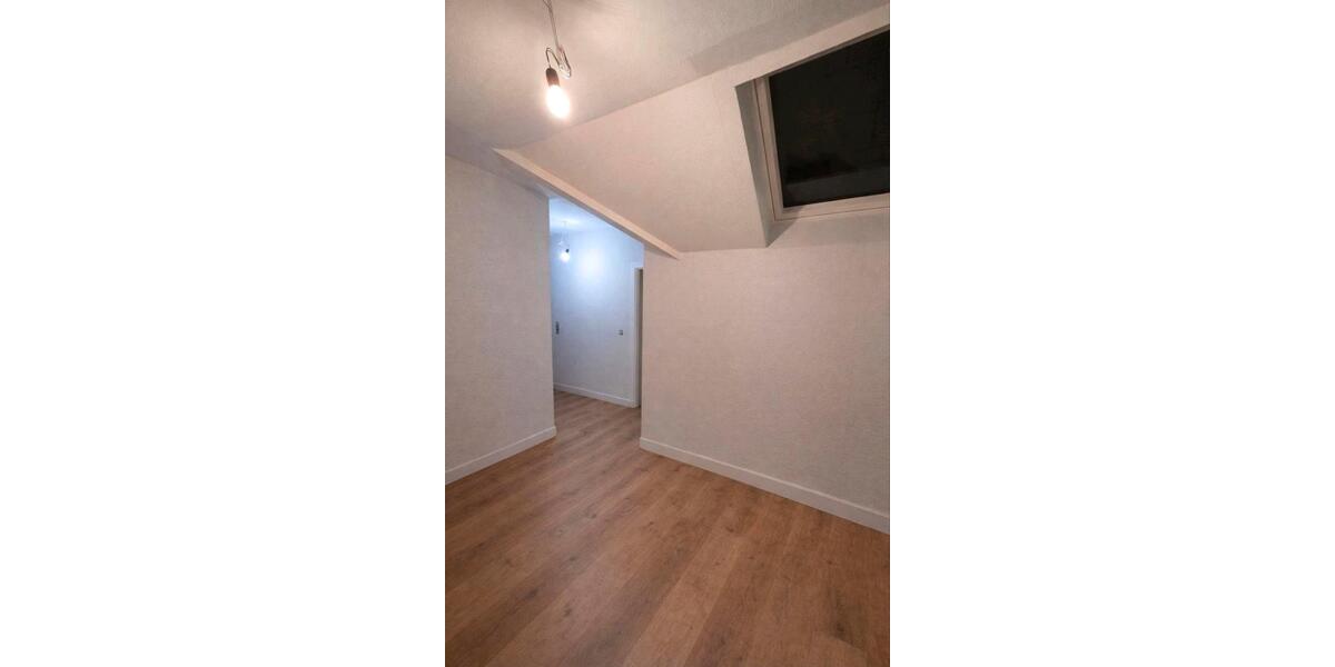 Bad Bergzabern neu renovierte 2 Zi WG. 3 zimmer