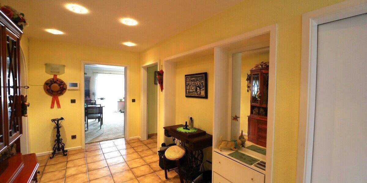 Mehrfamilienhaus, Wohnhaus Swisttal Heimerzheim - 6 Zimmer, 211 m&sup2;, 398.000&euro; | Angebot:25772205