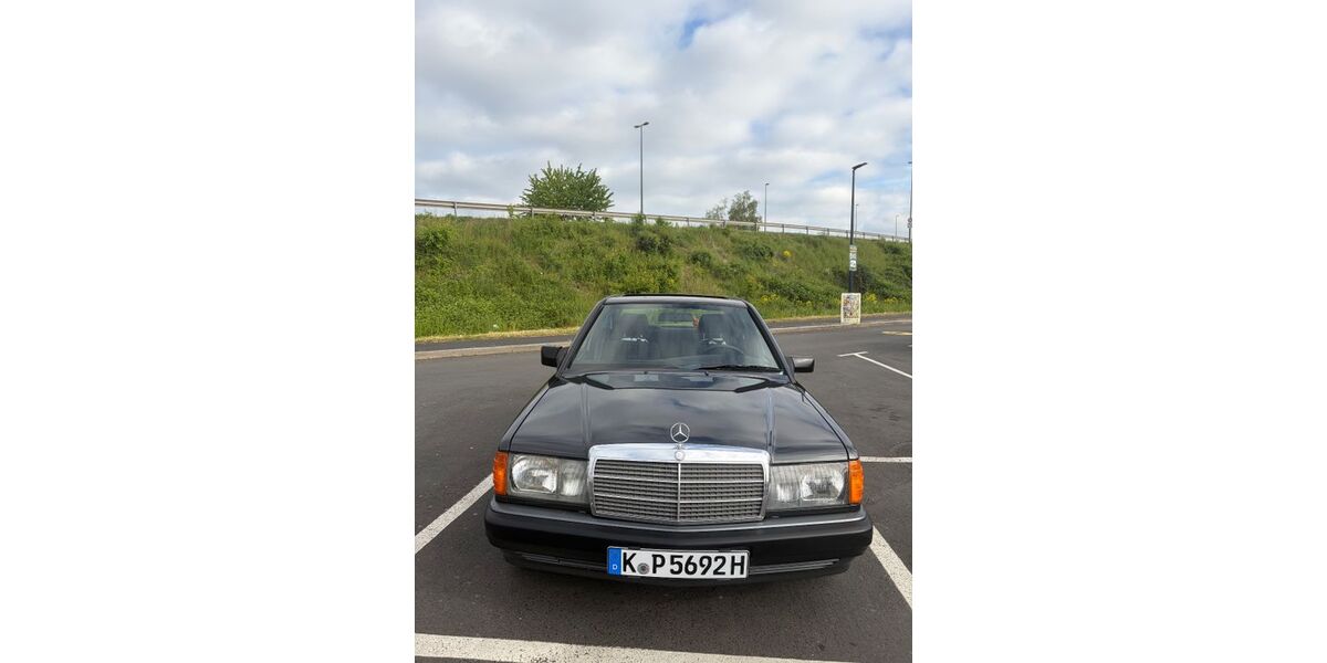 Mercedes-Benz 190 220.000 km 5.500 &euro; Köln 51105