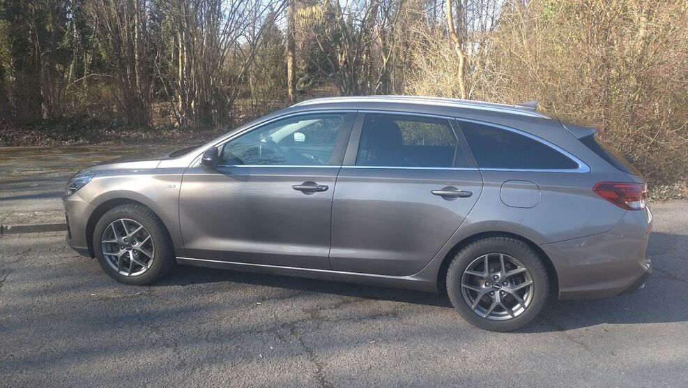Hyundai i30 47.400 km 19.750 € Alfeld 31061