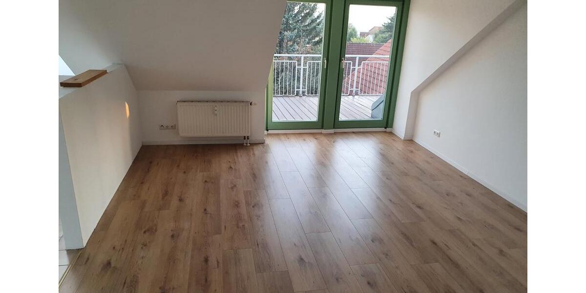Dachgeschoßwohnung Dresden Schönfeld-Weißig - 4 Zimmer, 107 m&sup2;, 380.000&euro; | Angebot:25496200