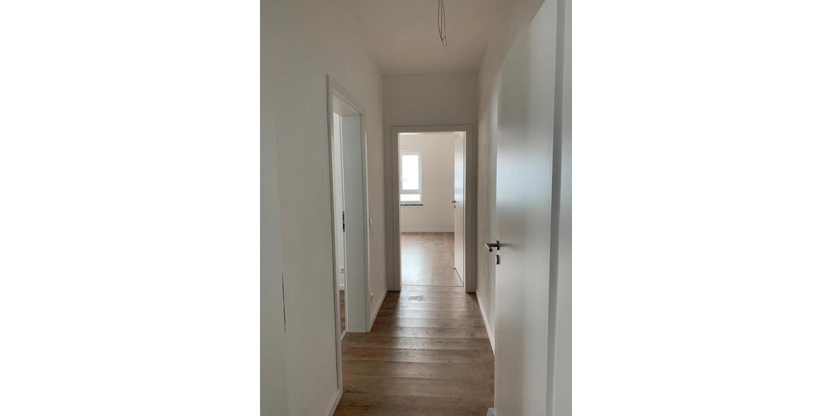 Etagenwohnung Neutraubling - 1 Zimmer, 110 m&sup2;, 1.350&euro; | Angebot:25172846