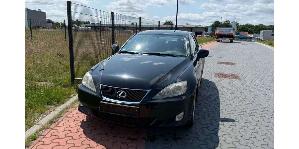 Lexus IS 220d 243.000 km 4.790 &euro; Salzhausen 21376